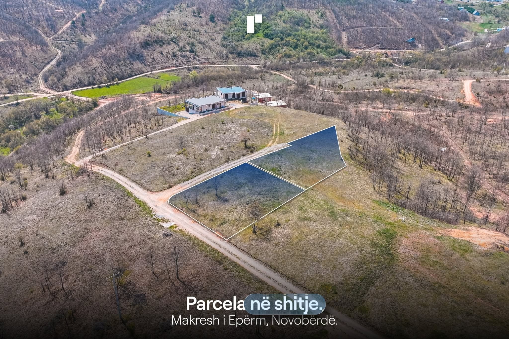 2 Parcela në shitje!